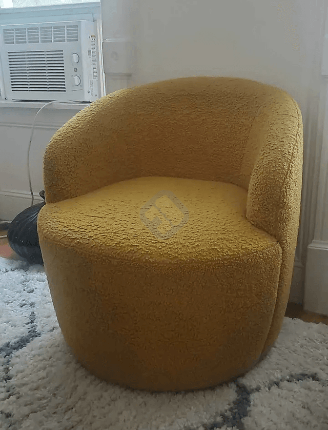 BEAUTIFUL MUSTARD YELLOW CHAIR FOR SALE!