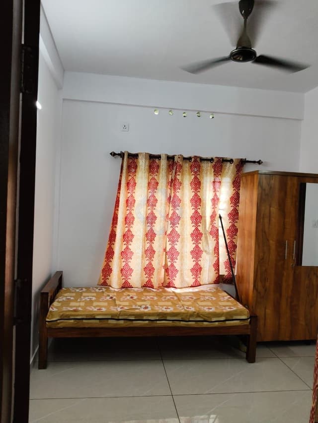 new semi furnished 1rk for rent near muttar Edapally
