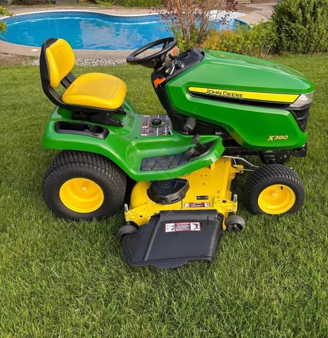 John Deere x350 tractor lawn mower