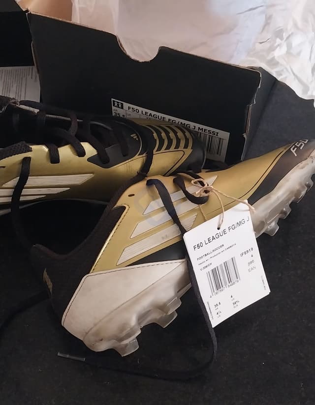 Botines Adidas Varon T.25.5