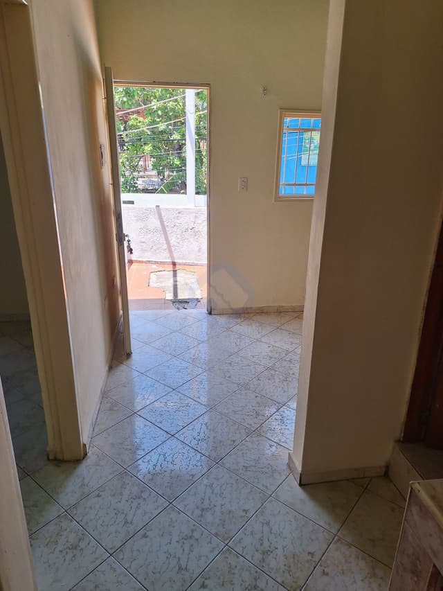 alquilo anexo dos habitaciones naguanagua $150 baño adentro garaje para una moto entrada independiente