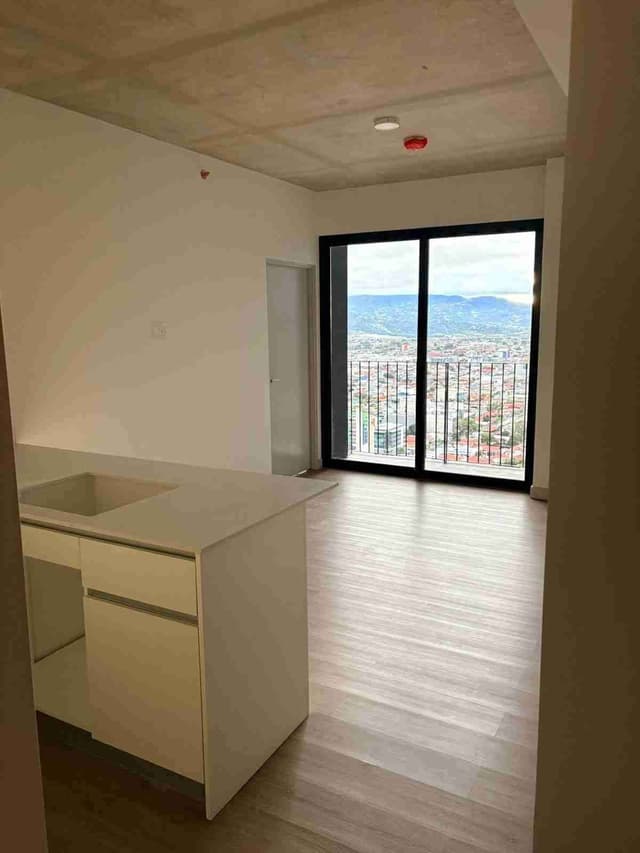 🏙️ Hermoso Apartamento en SECRT Escalante – Piso 29🍷🦚🪽