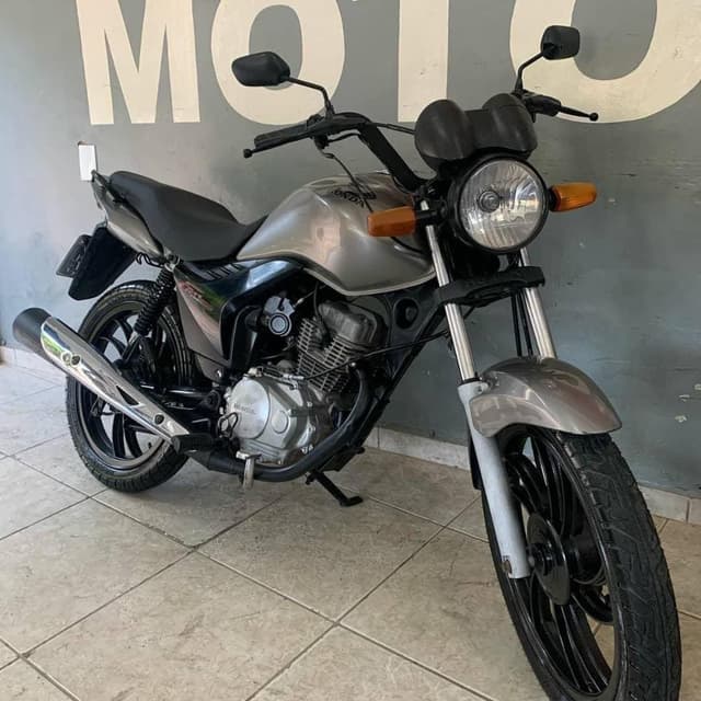 ! APROVO NEGATIVADOS !Parcelamento direto com a loja , aprovo nome sujo com entrada solicitada. ✅Chama no WhatsApp.(31) 972335840CG 150 2010 revisada e sem pendências. Venda por R$ 5.000,00 à vista ou entrada de R$ 1.000,00 e 18x a combinar. Emplacamento